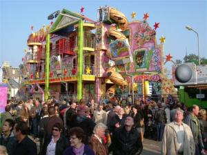 Oktoberfeesten geopend met eerste fust Grolsch Dunkel Weizen